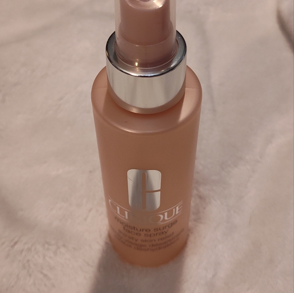 NEW!! CLINIQUE Moisture Surge Face Spray 4.2oz - Picture 2 of 7